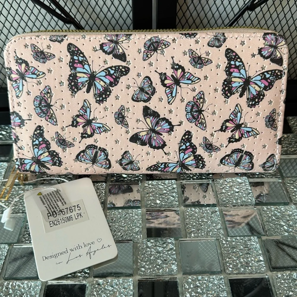💗✨ Blush Kiss Wristlet Wallet – Zip Around Wallet with Card Slots - Picture 3 of 8